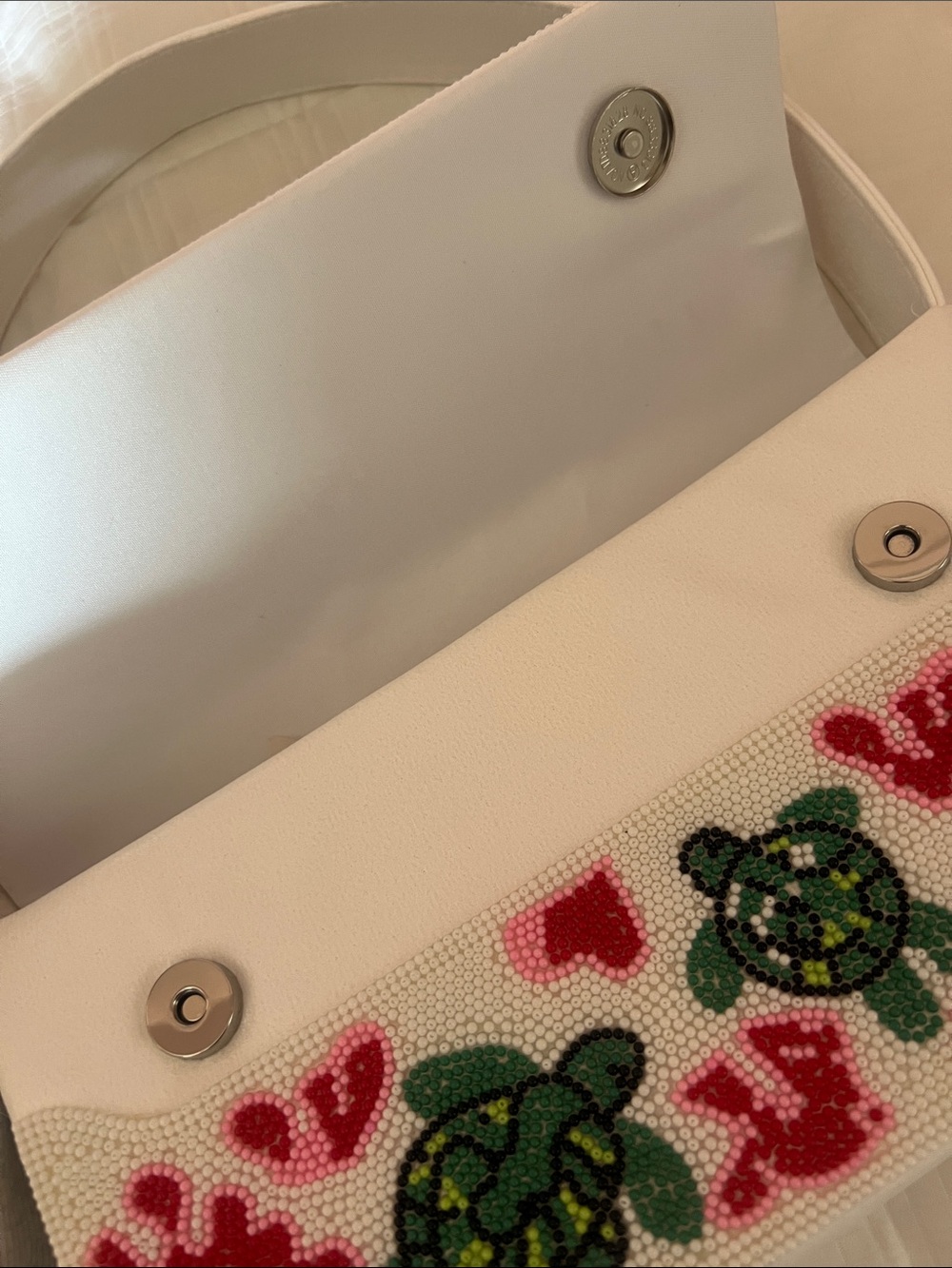 T.J.Maxx White Beaded Turtle & Floral Shoulder Bag - Picture 4 of 4